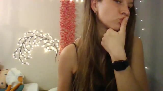Gallery image thumbnail from Qi_ra's myfreecams stream on, 06/09/2025, 17:37 image 8 of 20