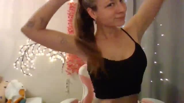 Gallery image thumbnail from Qi_ra's myfreecams stream on, 06/09/2025, 17:37 image 2 of 20