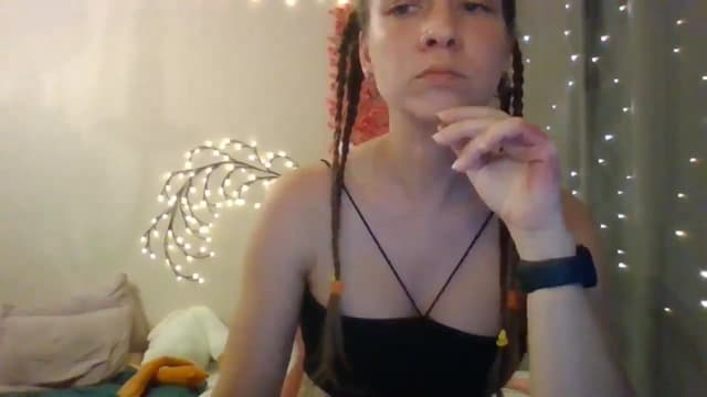 Gallery image thumbnail from Qi_ra's myfreecams stream on, 06/11/2025, 16:07 image 14 of 20
