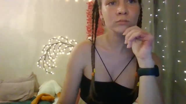 Gallery image thumbnail from Qi_ra's myfreecams stream on, 06/11/2025, 16:07 image 13 of 20