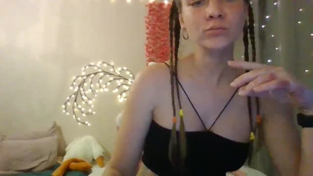 Gallery image thumbnail from Qi_ra's myfreecams stream on, 06/11/2025, 16:07 image 16 of 20