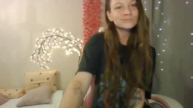 Gallery image thumbnail from Qi_ra's myfreecams stream on, 06/14/2025, 09:10 image 15 of 20