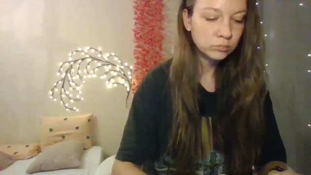 Gallery image thumbnail from Qi_ra's myfreecams stream on, 06/14/2025, 09:10 image 3 of 20