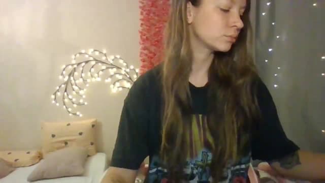 Gallery image thumbnail from Qi_ra's myfreecams stream on, 06/14/2025, 09:10 image 6 of 20