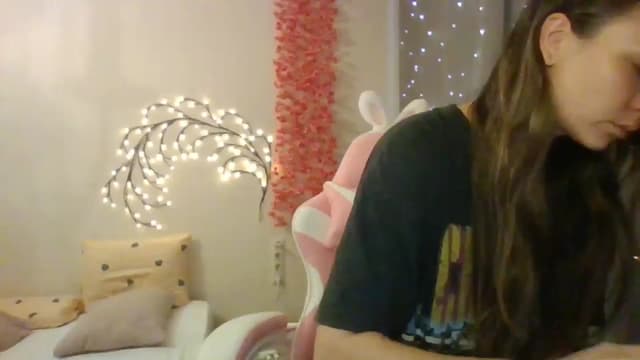 Gallery image thumbnail from Qi_ra's myfreecams stream on, 06/14/2025, 09:10 image 11 of 20