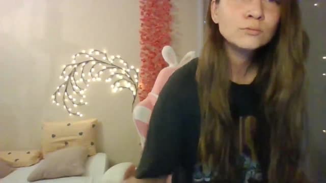 Gallery image thumbnail from Qi_ra's myfreecams stream on, 06/14/2025, 09:10 image 14 of 20