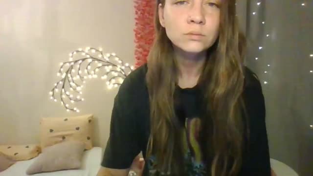 Gallery image thumbnail from Qi_ra's myfreecams stream on, 06/14/2025, 09:10 image 10 of 20