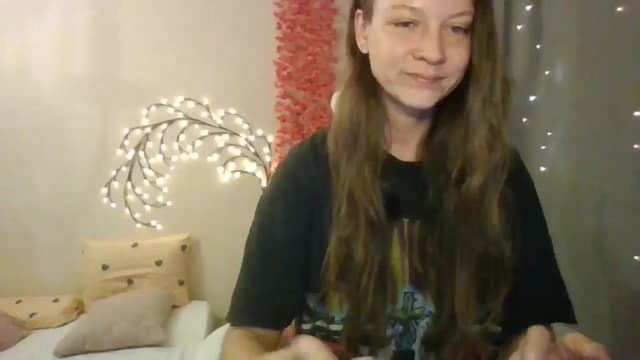 Gallery image thumbnail from Qi_ra's myfreecams stream on, 06/14/2025, 09:10 image 19 of 20