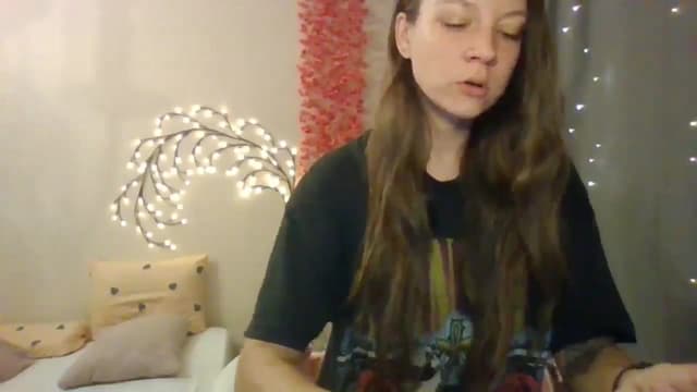 Gallery image thumbnail from Qi_ra's myfreecams stream on, 06/14/2025, 09:10 image 7 of 20