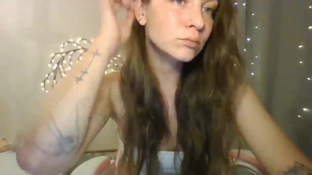 Gallery image thumbnail from Qi_ra's myfreecams stream on, 06/15/2025, 22:46 image 2 of 20
