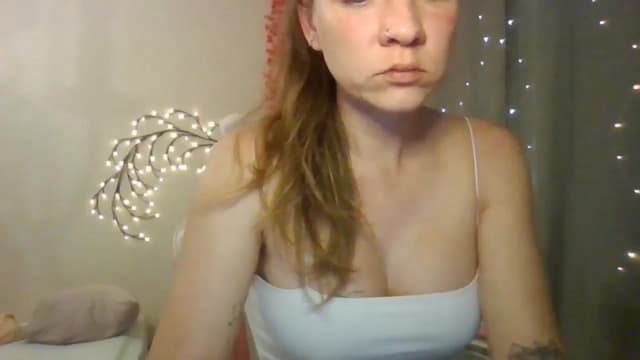 Gallery image thumbnail from Qi_ra's myfreecams stream on, 06/15/2025, 22:46 image 20 of 20