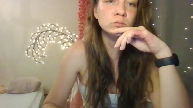 Gallery image thumbnail from Qi_ra's myfreecams stream on, 06/15/2025, 22:46 image 5 of 20