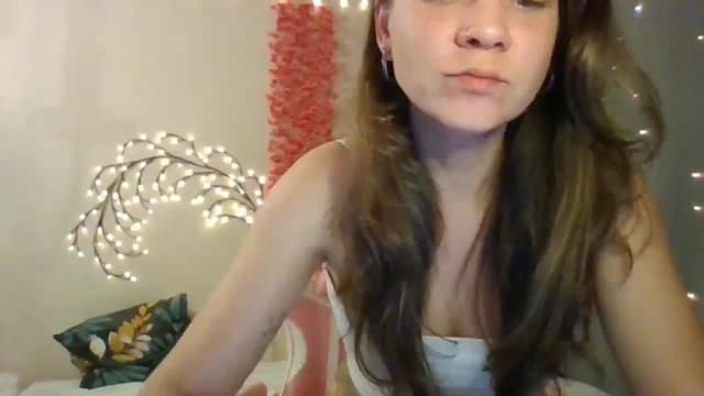 Gallery image thumbnail from Qi_ra's myfreecams stream on, 07/01/2025, 07:51 image 12 of 20