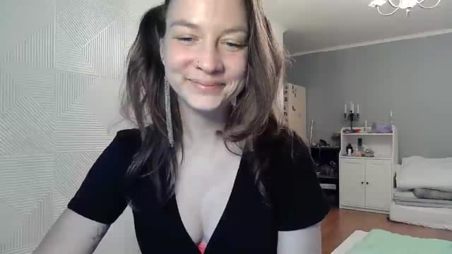 Gallery image thumbnail from Qi_ra's myfreecams stream on, 08/23/2025, 08:47 image 16 of 20