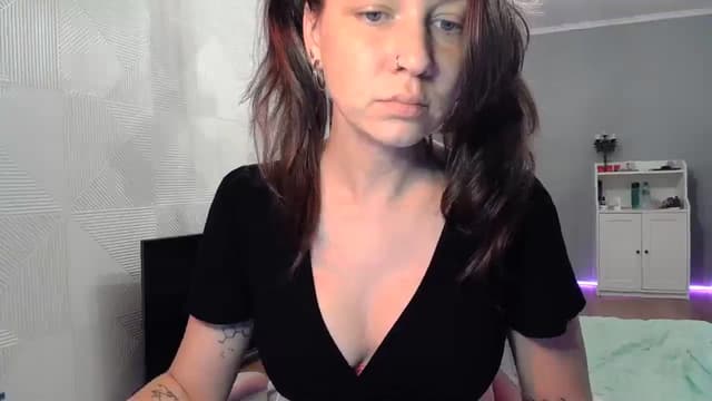 Gallery image thumbnail from Qi_ra's myfreecams stream on, 09/06/2025, 07:45 image 5 of 20