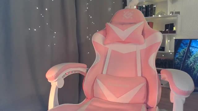 Gallery image thumbnail from Qi_ra's myfreecams stream on, 09/24/2025, 07:39 image 6 of 20