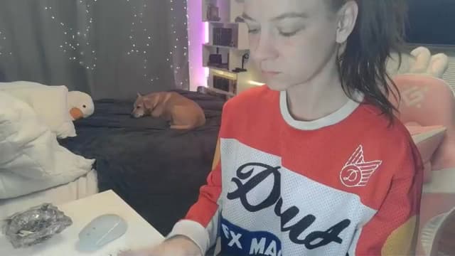 Gallery image thumbnail from Qi_ra's myfreecams stream on, 12/22/2025, 24:30 image 1 of 20