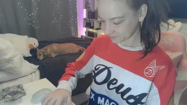 Gallery image thumbnail from Qi_ra's myfreecams stream on, 12/22/2025, 24:30 image 4 of 20