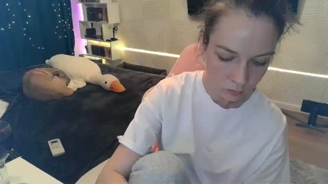 Gallery image thumbnail from Qi_ra's myfreecams stream on, 02/16/2026, 19:27 image 3 of 20