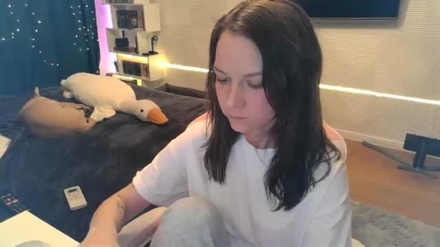 Gallery image thumbnail from Qi_ra's myfreecams stream on, 02/16/2026, 19:27 image 12 of 20