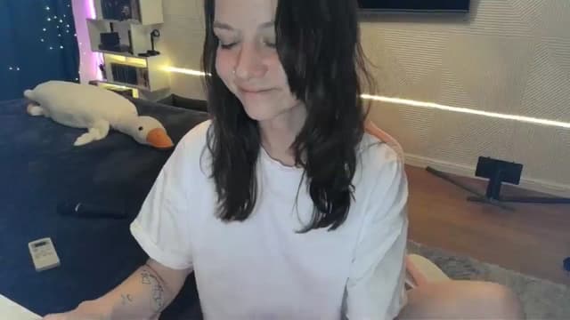 Gallery image thumbnail from Qi_ra's myfreecams stream on, 02/16/2026, 21:36 image 13 of 20