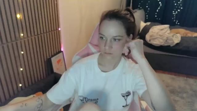 Gallery image thumbnail from Qi_ra's myfreecams stream on, 03/01/2026, 24:15 image 2 of 20