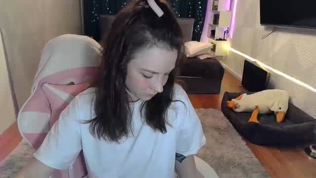 Gallery image thumbnail from Qi_ra's myfreecams stream on, 03/05/2026, 18:40 image 16 of 20