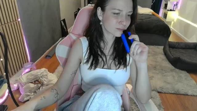 Gallery image thumbnail from Qi_ra's myfreecams stream on, 03/19/2026, 19:05 image 9 of 20