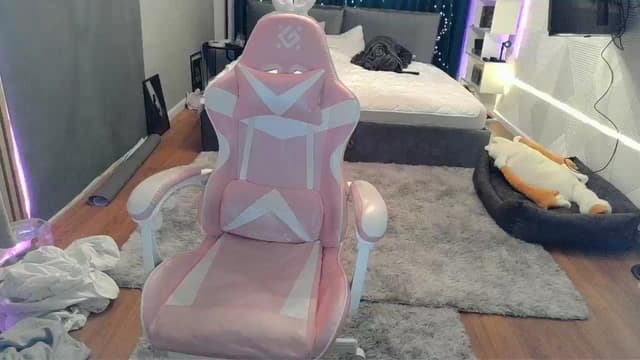 Gallery image thumbnail from Qi_ra's myfreecams stream on, 03/22/2026, 08:17 image 17 of 20