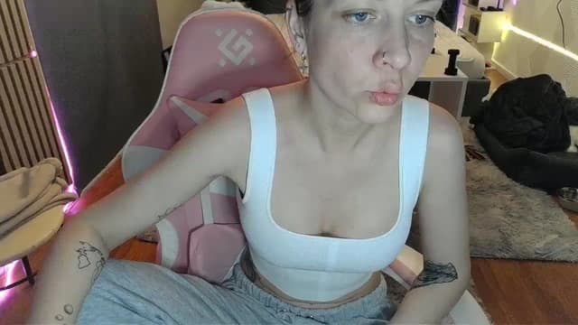 Gallery image thumbnail from Qi_ra's myfreecams stream on, 03/25/2026, 19:34 image 8 of 20