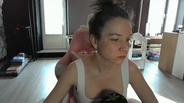 Gallery image thumbnail from Qi_ra's myfreecams stream on, 04/25/2026, 13:40 image 20 of 20