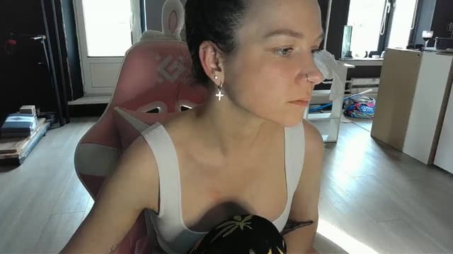Gallery image thumbnail from Qi_ra's myfreecams stream on, 04/25/2026, 14:33 image 10 of 20