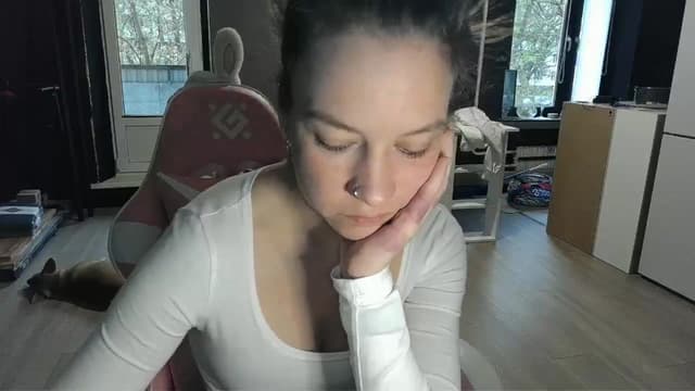 Gallery image thumbnail from Qi_ra's myfreecams stream on, 04/26/2026, 05:03 image 10 of 20