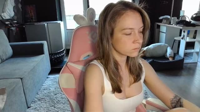 Gallery image thumbnail from Qi_ra's myfreecams stream on, 05/05/2026, 06:51 image 4 of 20