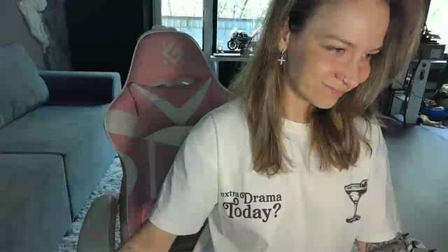 Gallery image thumbnail from Qi_ra's myfreecams stream on, 05/14/2026, 06:23 image 7 of 20