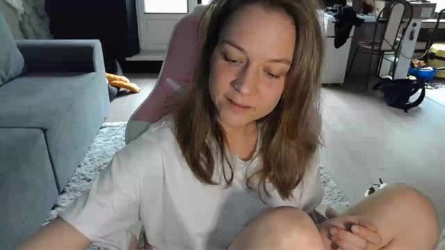 Gallery image thumbnail from Qi_ra's myfreecams stream on, 05/15/2026, 07:01 image 5 of 20