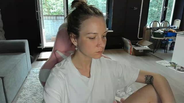 Gallery image thumbnail from Qi_ra's myfreecams stream on, 05/21/2026, 16:32 image 10 of 20
