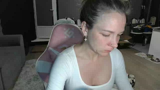 Gallery image thumbnail from Qi_ra's myfreecams stream on, 05/21/2026, 19:43 image 1 of 20