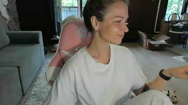 Gallery image thumbnail from Qi_ra's myfreecams stream on, 05/22/2026, 06:26 image 1 of 20