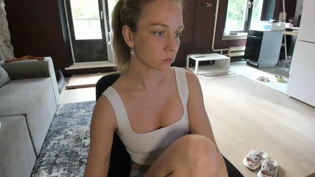 Gallery image thumbnail from Qi_ra's myfreecams stream on, 06/02/2026, 15:07 image 4 of 20