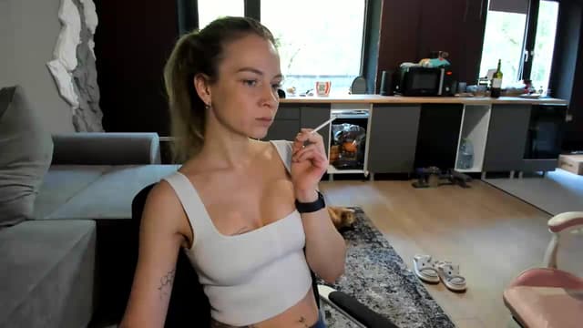 Gallery image thumbnail from Qi_ra's myfreecams stream on, 06/20/2026, 09:37 image 9 of 20