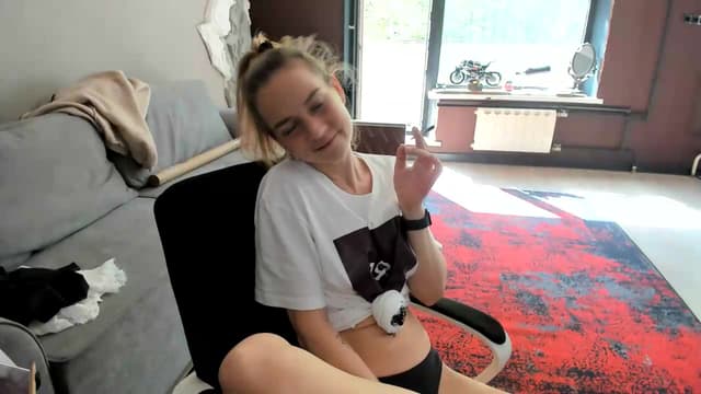 Gallery image thumbnail from Qi_ra's myfreecams stream on, 06/22/2026, 13:09 image 18 of 20