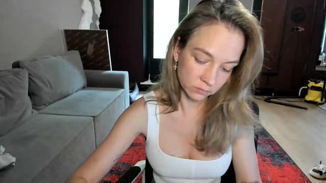 Gallery image thumbnail from Qi_ra's myfreecams stream on, 06/27/2026, 07:13 image 13 of 20