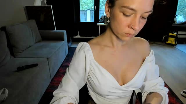 Gallery image thumbnail from Qi_ra's myfreecams stream on, 06/28/2026, 08:27 image 15 of 20