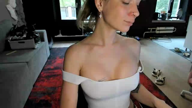 Gallery image thumbnail from Qi_ra's myfreecams stream on, 07/05/2026, 05:51 image 1 of 20