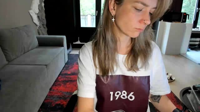 Gallery image thumbnail from Qi_ra's myfreecams stream on, 07/14/2026, 05:03 image 15 of 20