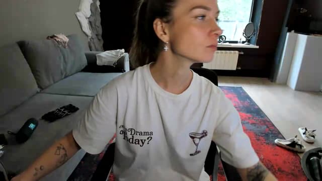 Gallery image thumbnail from Qi_ra's myfreecams stream on, 07/15/2026, 07:36 image 8 of 20