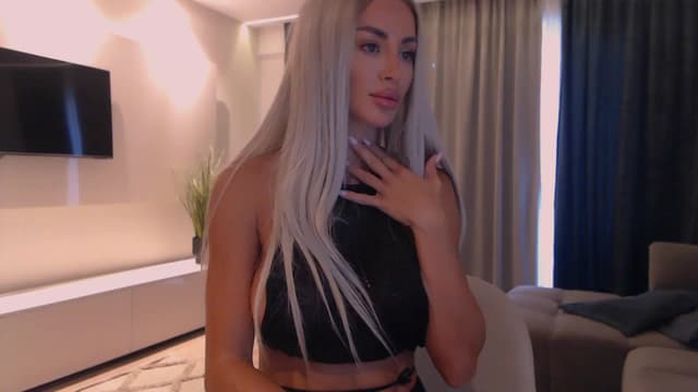 Gallery image thumbnail from Qu33n's myfreecams stream on, 09/20/2025, 06:51 image 1 of 20