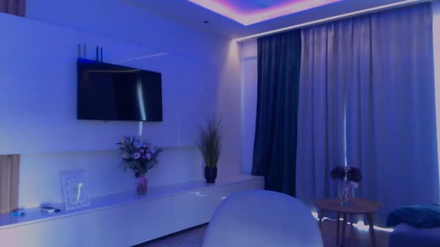 Gallery image thumbnail from Qu33n's myfreecams stream on, 09/23/2025, 08:23 image 16 of 20