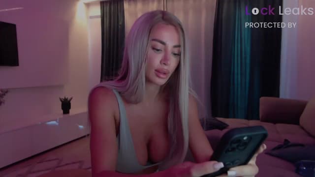 Gallery image thumbnail from Qu33n's myfreecams stream on, 10/05/2025, 08:41 image 10 of 20